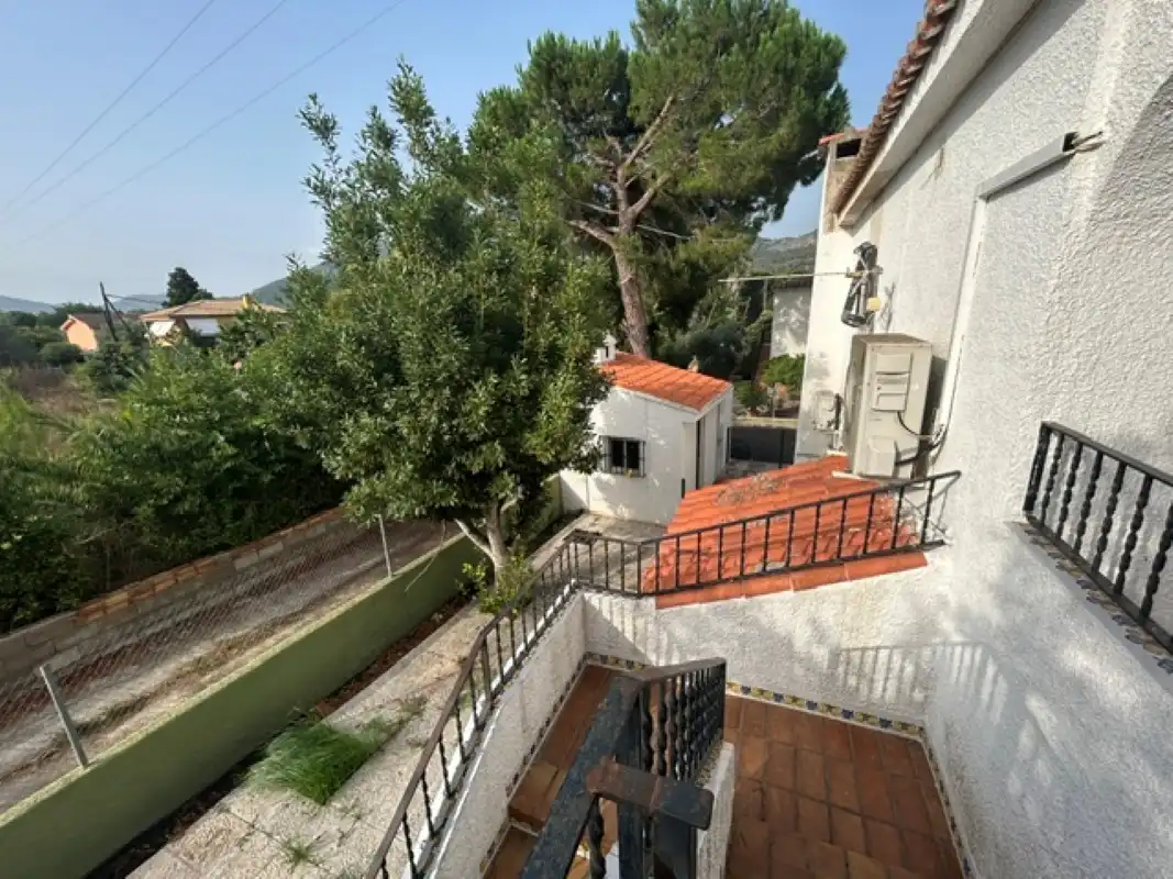 Vista exterior de Casa o xalet en venda en Palma de Gandia amb Aire condicionat, Terrassa i Piscina