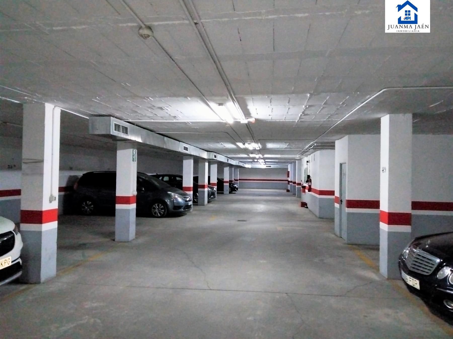 Parking of Garage for sale in San Fernando