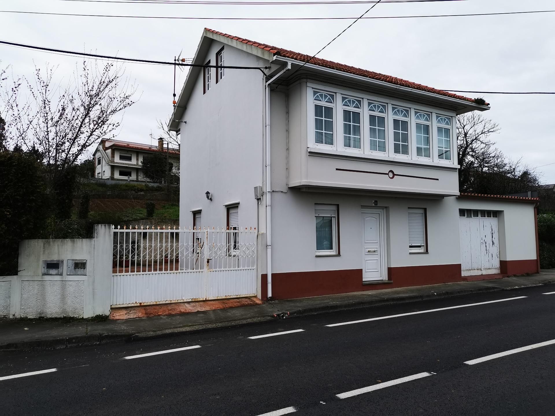 Vista exterior de Finca rústica en venda en Carballo amb Calefacció, Jardí privat i Traster