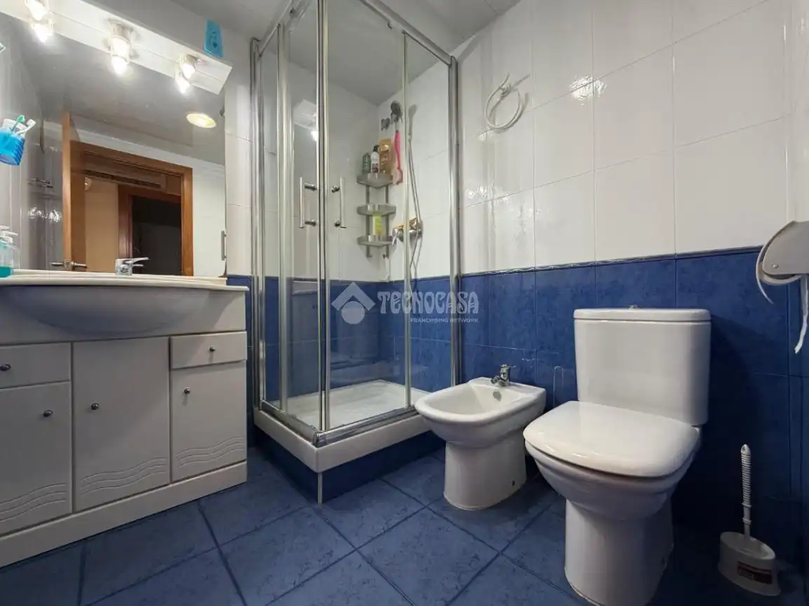 Baño de Piso en venta en Badalona con Aire acondicionado, Trastero y Balcón