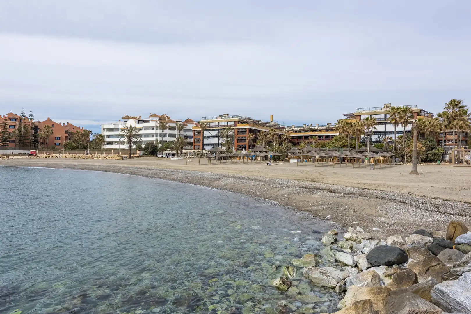 Apartamento en venta en Marbella con Terraza, Piscina y Amueblado