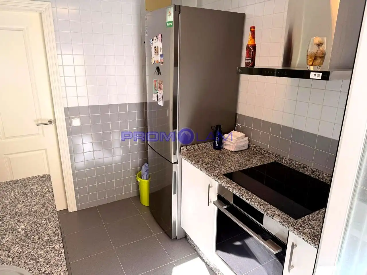 Cuina de Casa o xalet en venda en Coria del Río amb Aire condicionat, Terrassa i Piscina