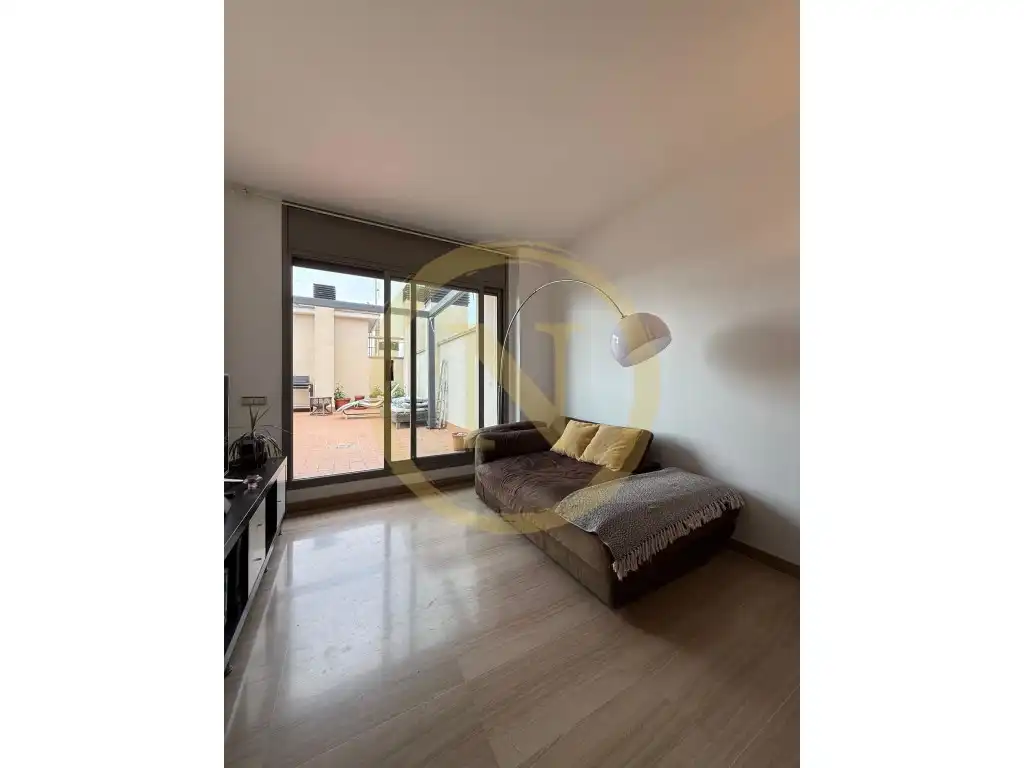 Bedroom of Attic for sale in Barcelona  with Air Conditioner