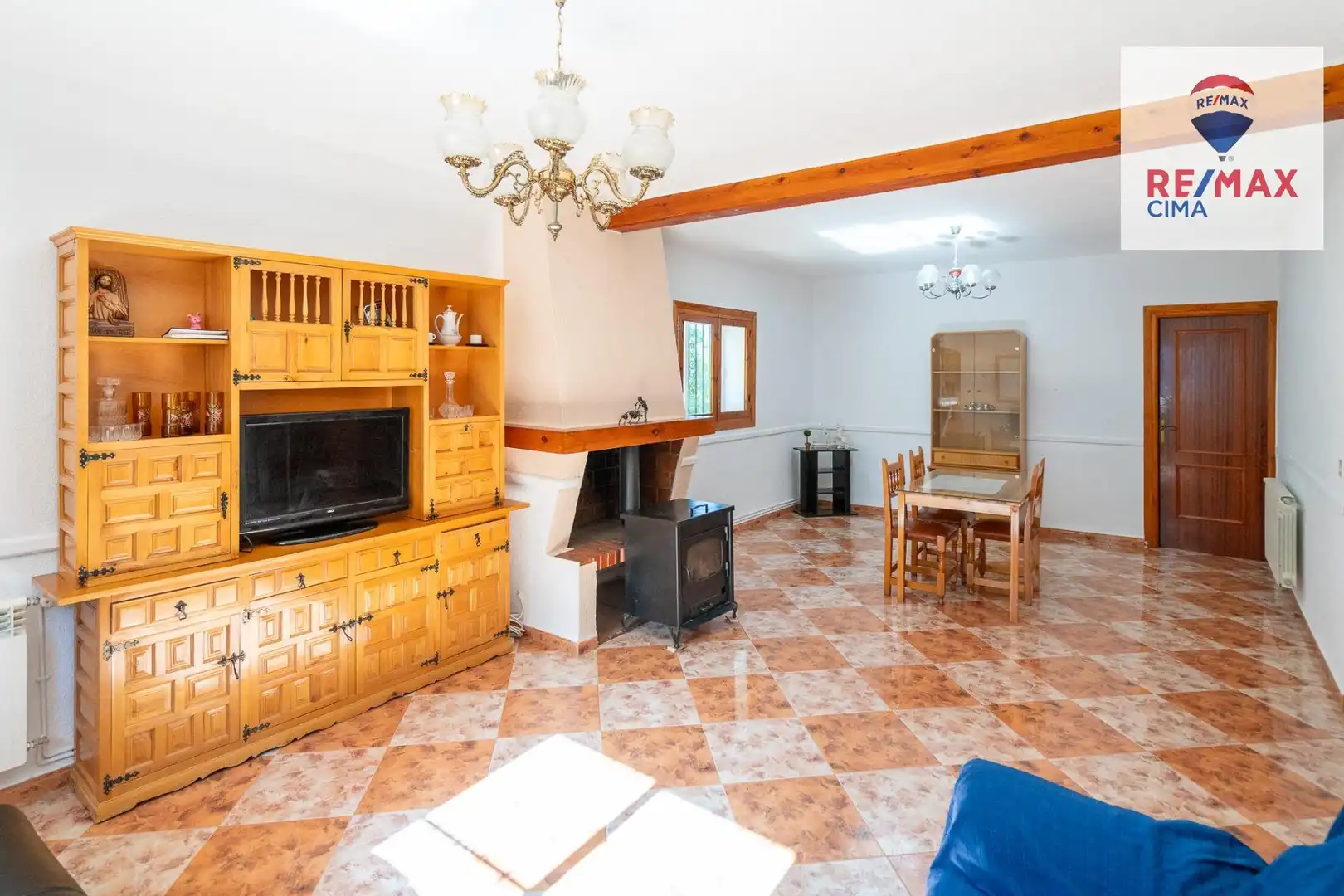 Sala d'estar de Casa o xalet en venda en Baza amb Calefacció, Jardí privat i Terrassa