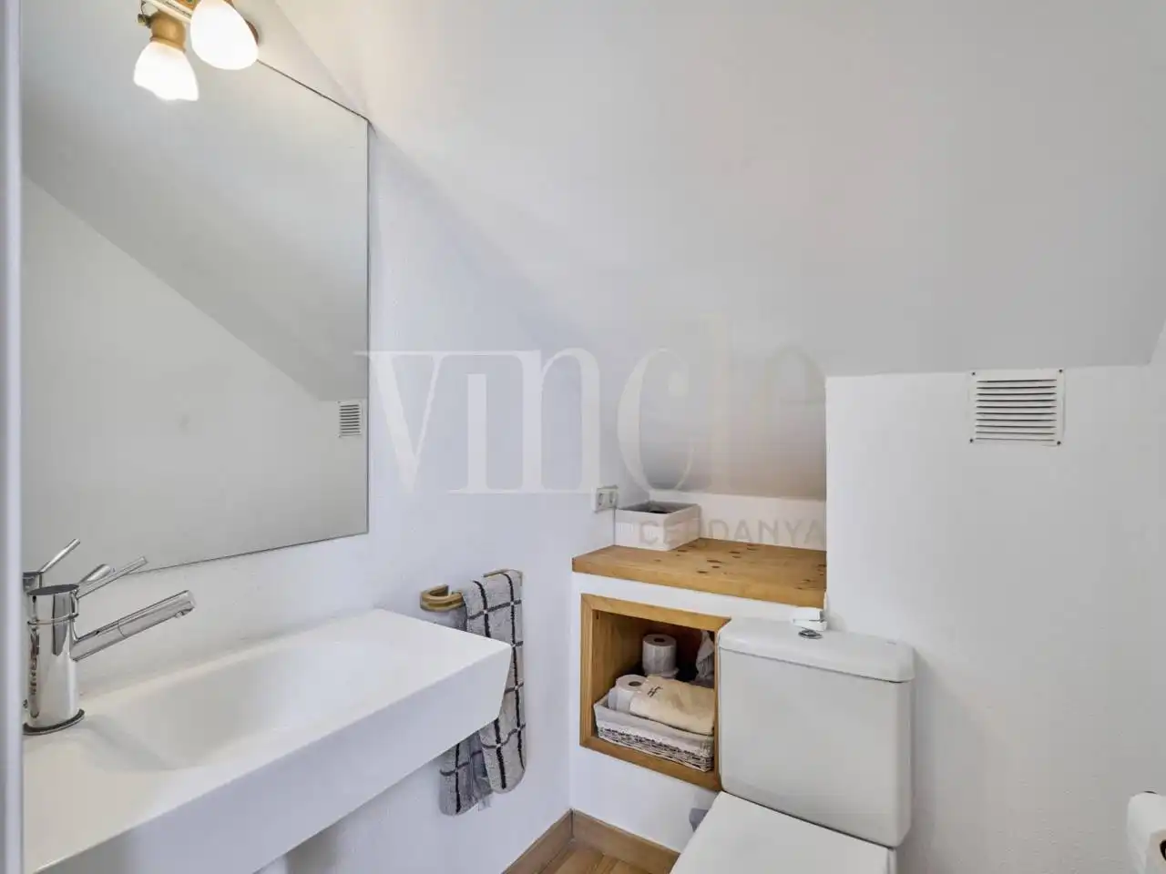 Badezimmer von Maisonette zum Verkauf in Puigcerdà mit Heizung, Parkett und Terrasse