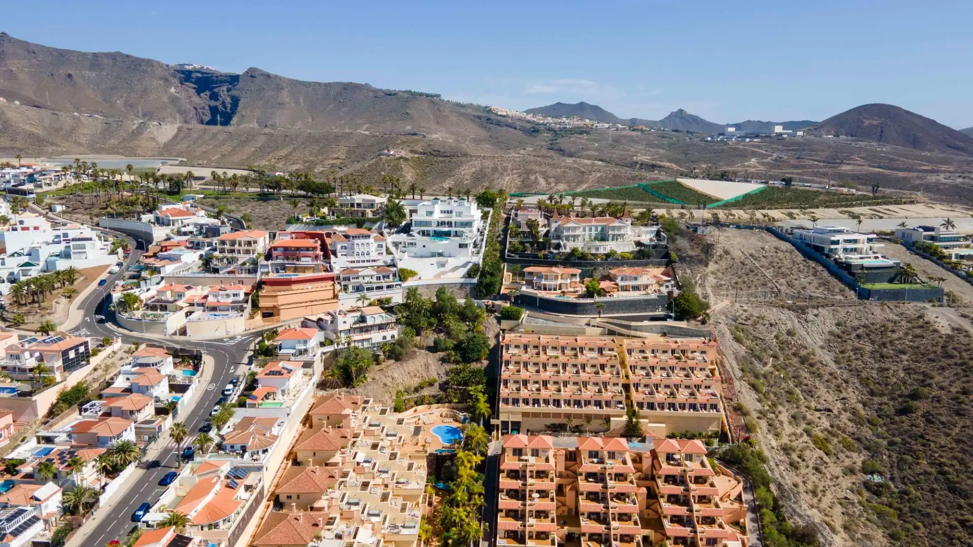 Vista exterior de Apartamento en venta en Adeje con Aire acondicionado, Terraza y Amueblado