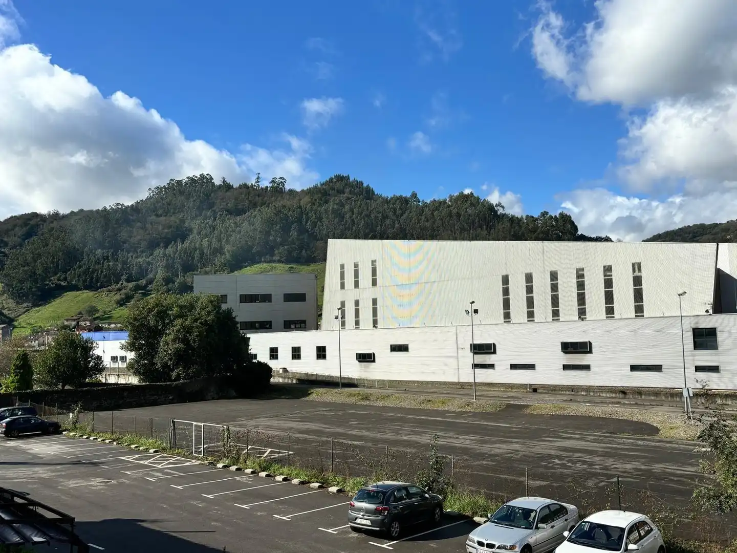 Vista exterior de Pis en venda en Mieres (Asturias) amb Calefacció