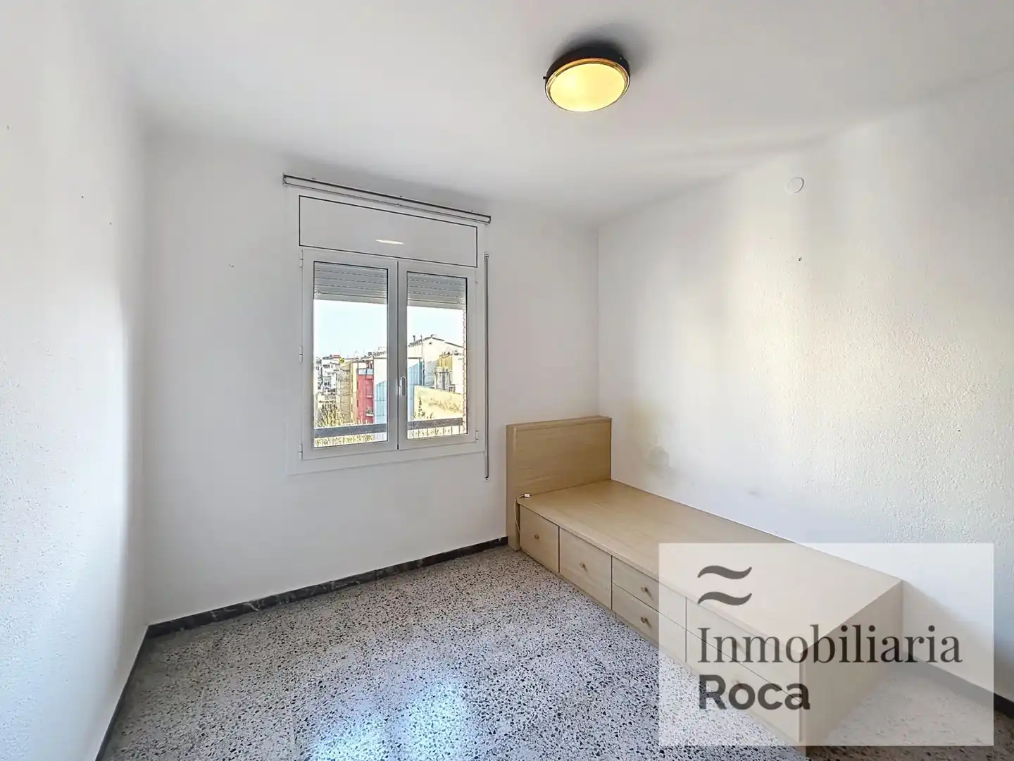 Dormitori de Apartament en venda en Barcelona amb Balcó