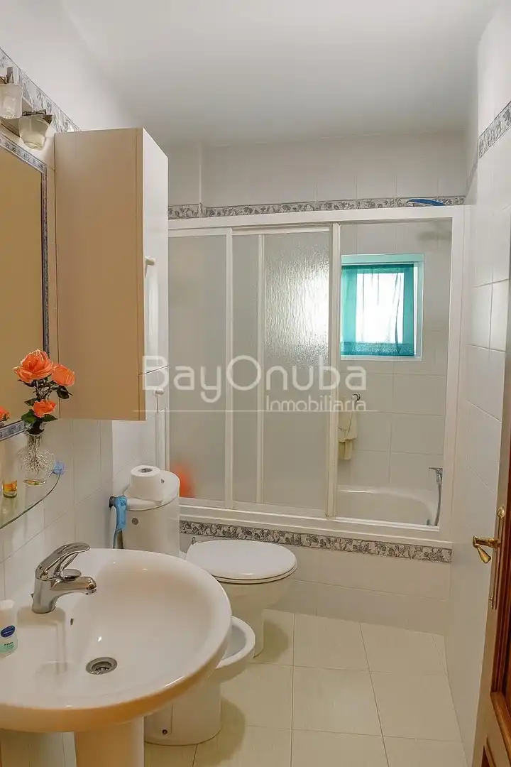 Bathroom of Flat for sale in Huelva