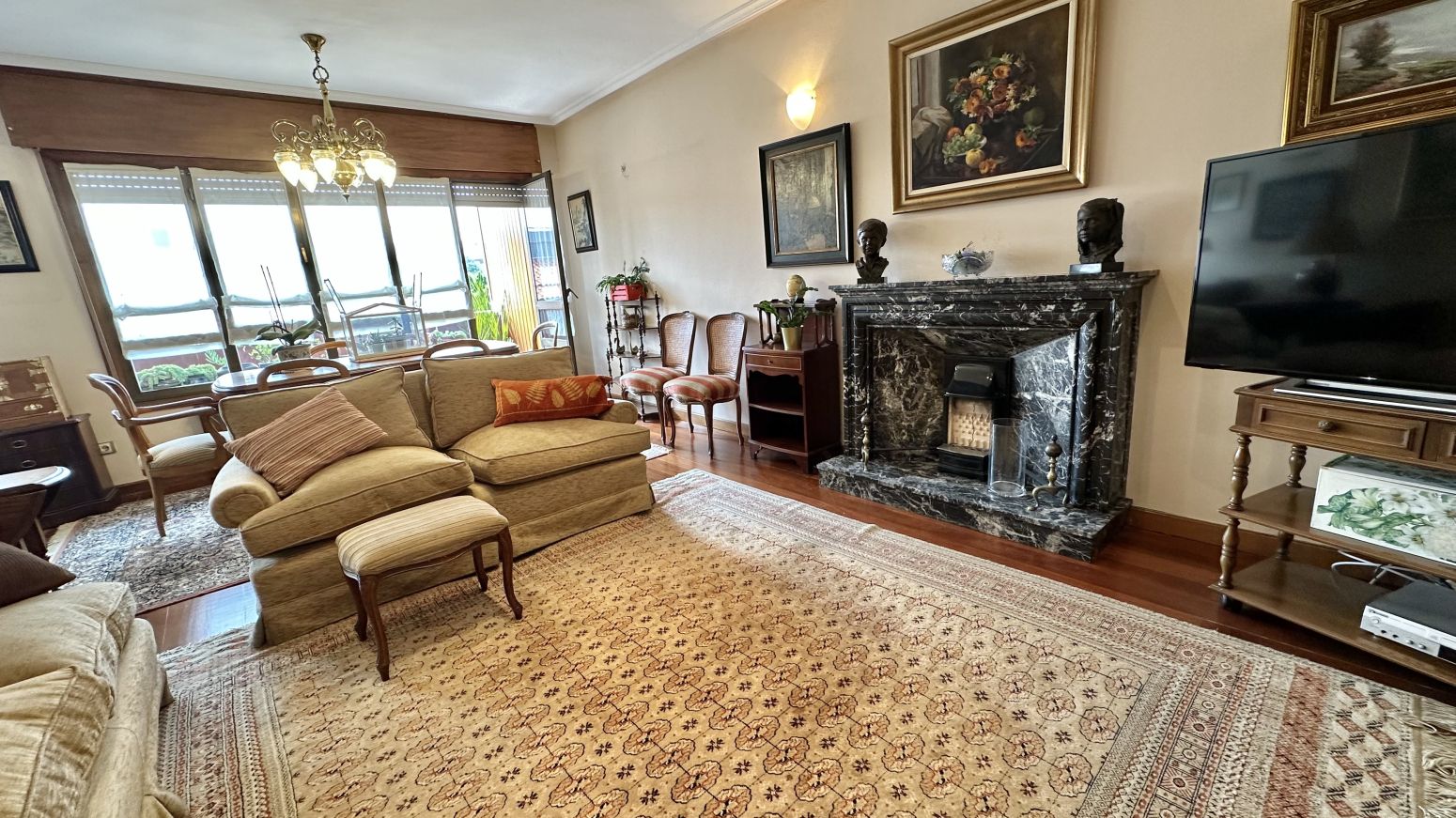 Living room of Flat for sale in Oviedo   with Heating, Terrace and Storage room