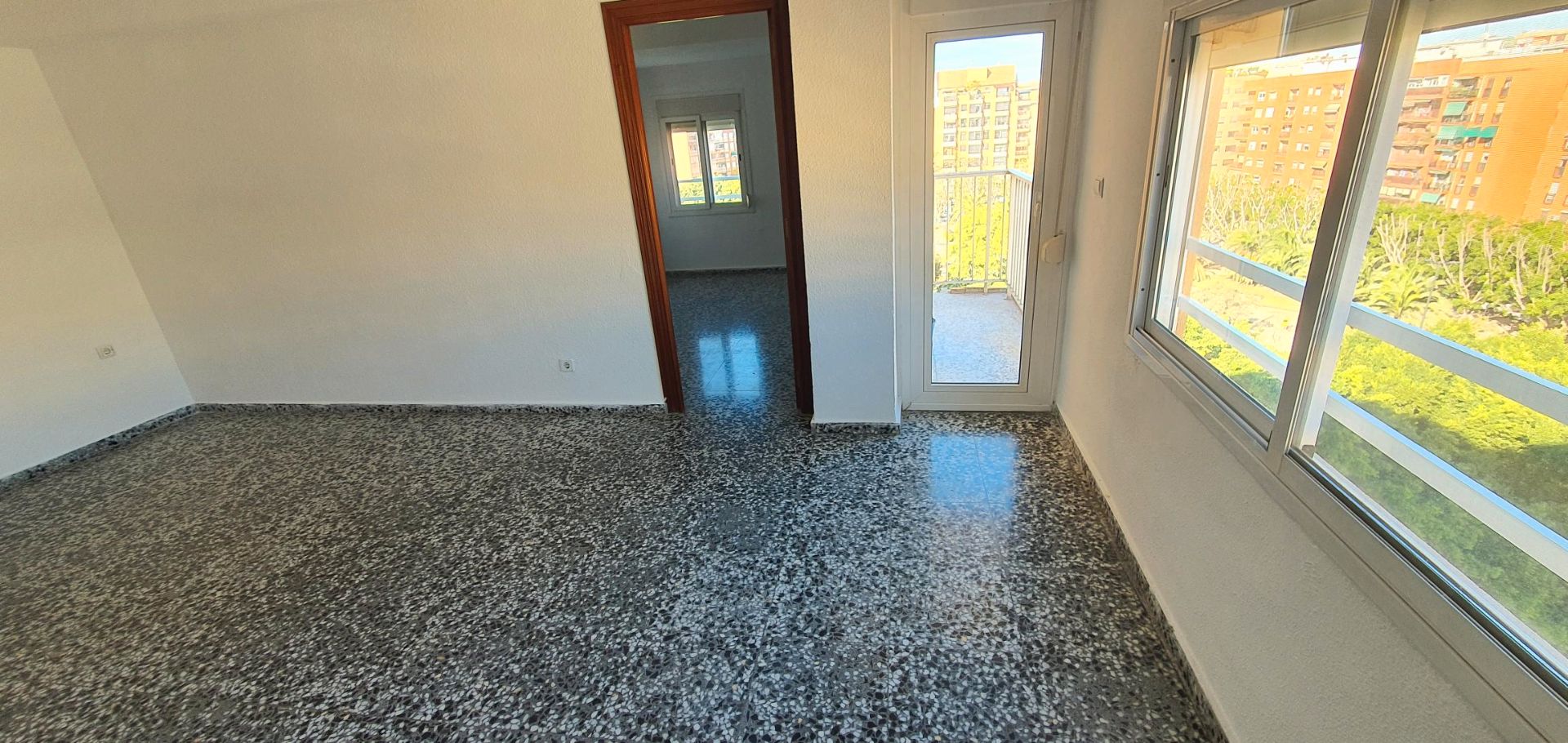 Bedroom of Flat for sale in  Valencia Capital  with Air Conditioner and Balcony