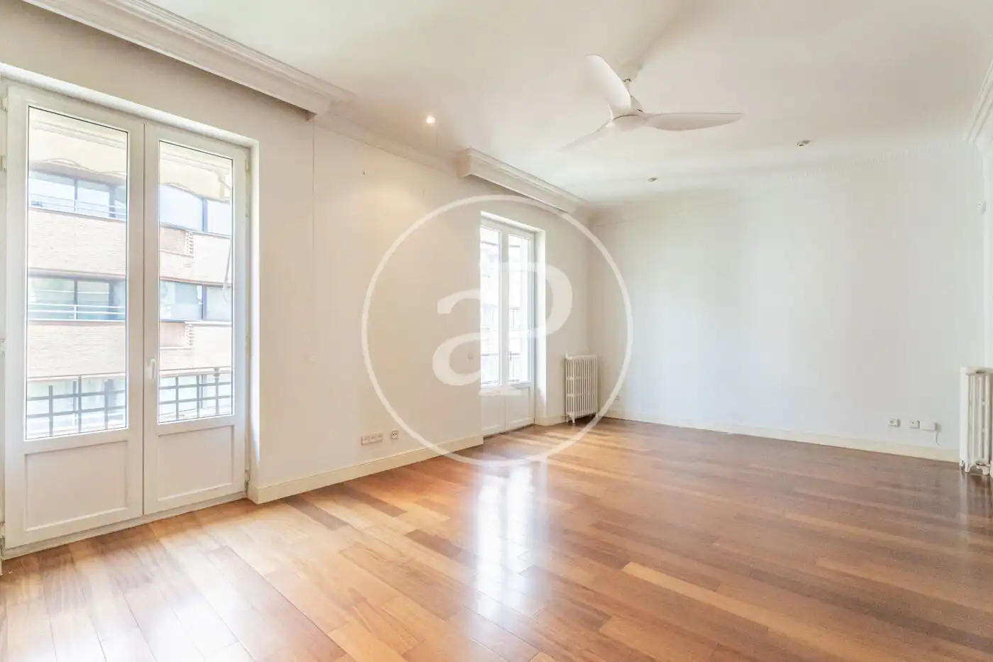 Living room of Flat for rent in Madrid  with Heating, Storage room and Balcony