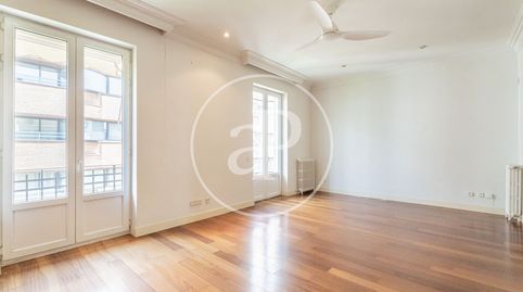 Photo 2 of Flat for rent in C. del Monte Esquinza, Almagro, Madrid Capital