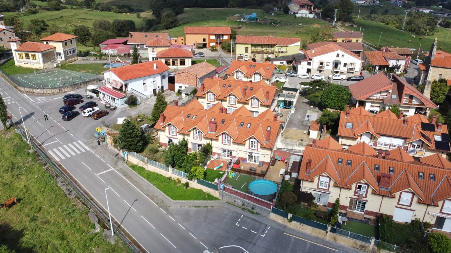 Vista exterior de Casa o xalet en venda en Reocín amb Calefacció