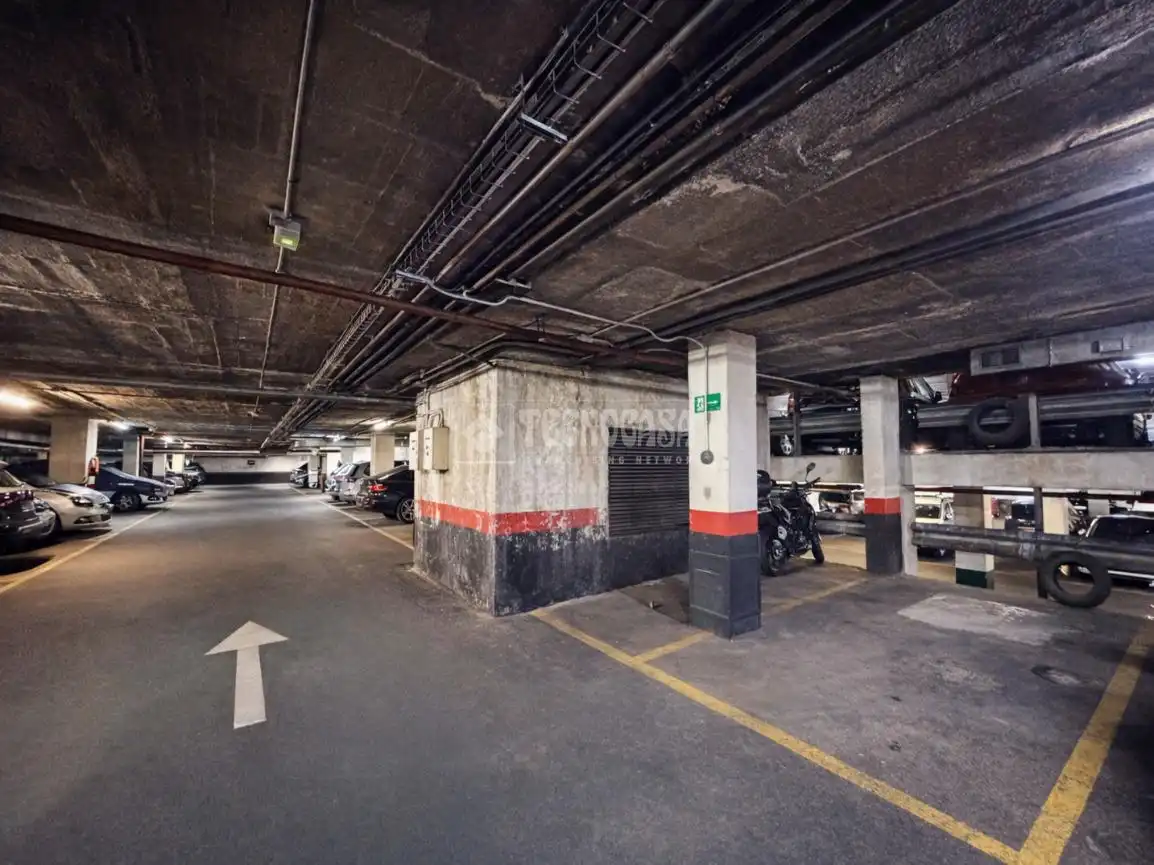 Parkplatz von Wohnung zum Verkauf in Madrid mit Heizung, Privatgarten und Schwimmbad