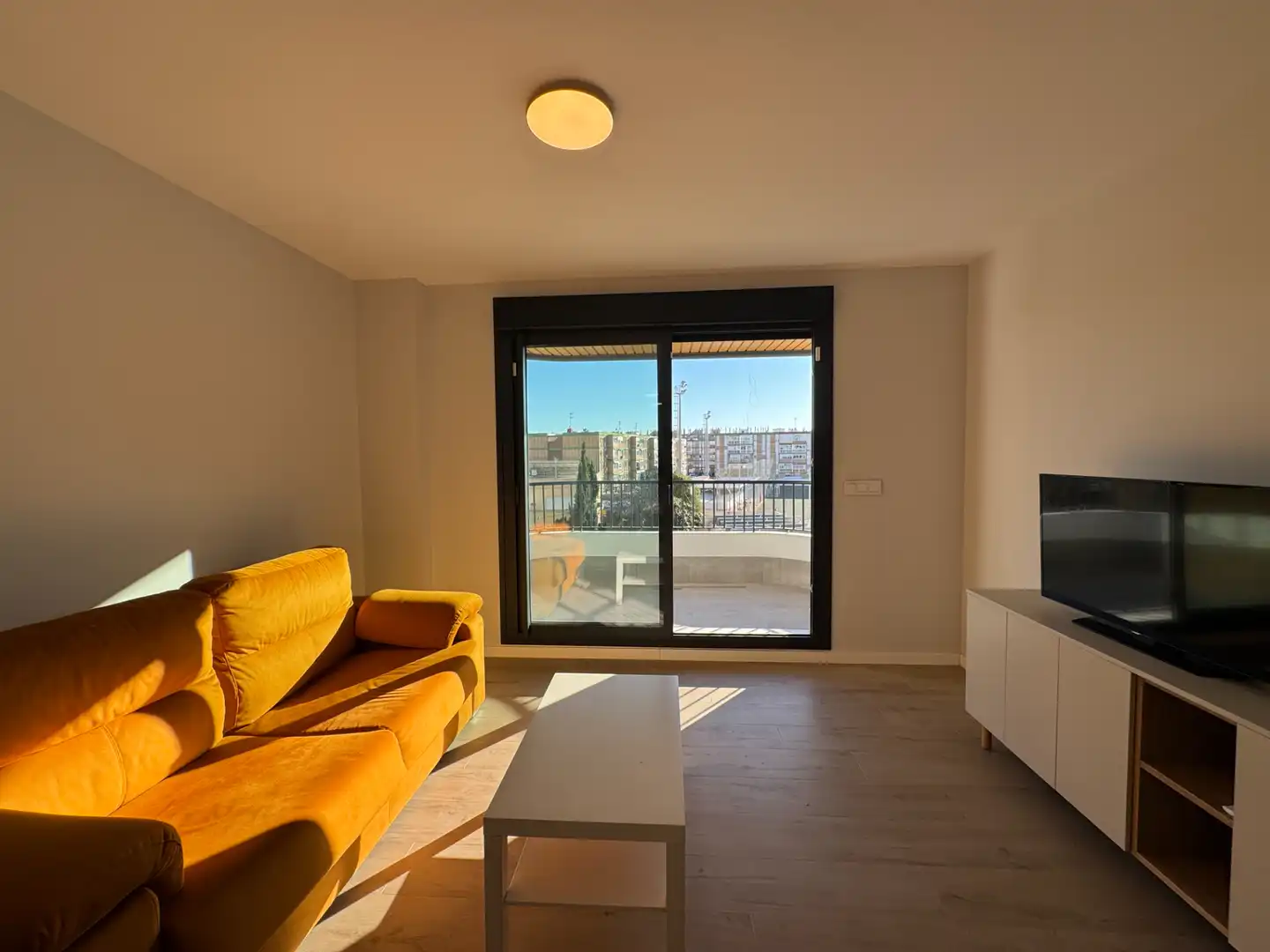 Schlafzimmer von Wohnung zur Miete in Málaga mit Klimaanlage, Terrasse und Abstellraum