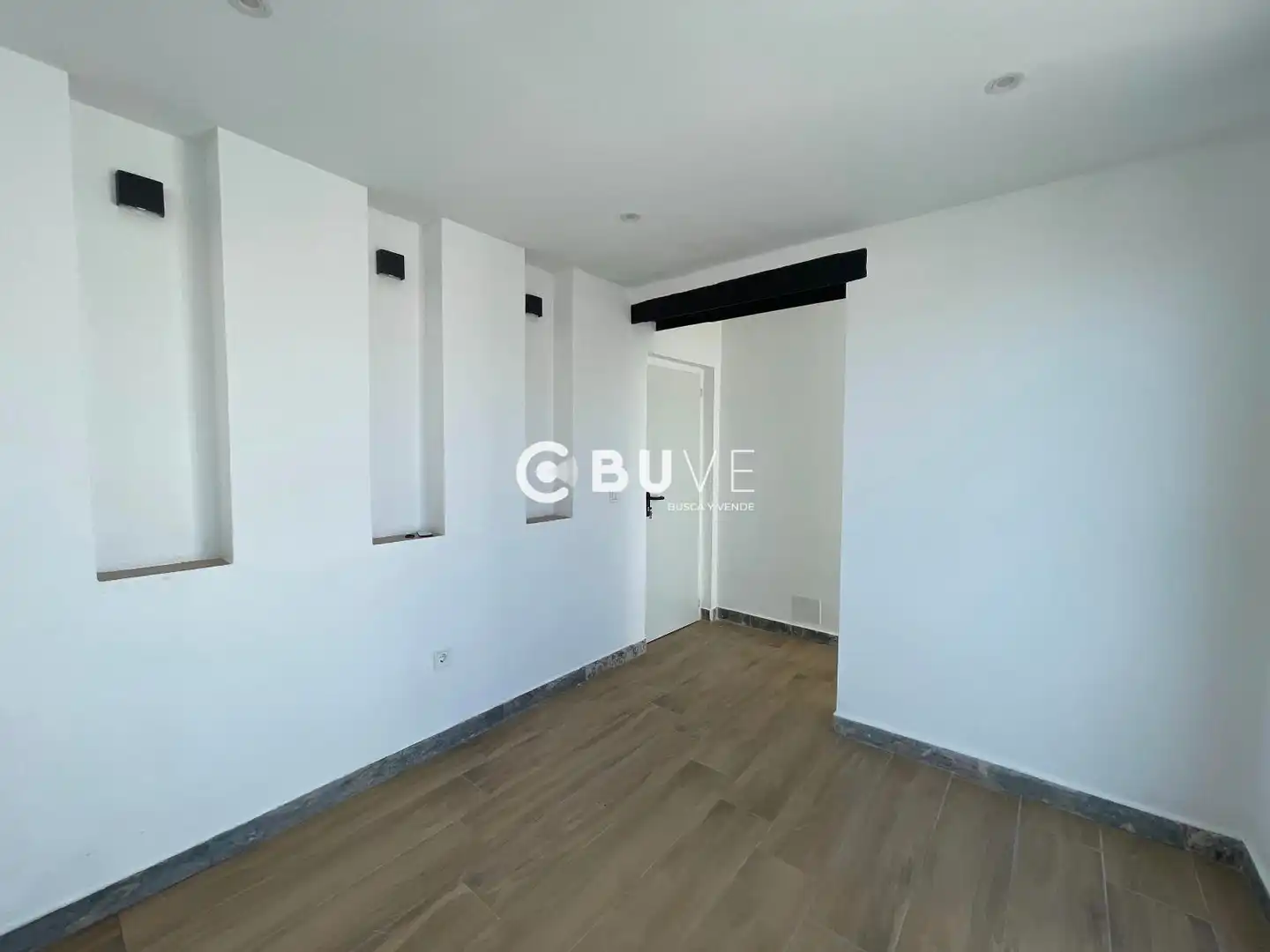 Houses for sale in Sevilla  with Air Conditioner, Terrace and Swimming Pool