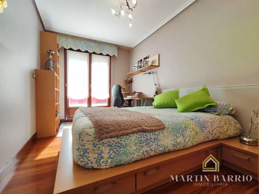 Schlafzimmer von Wohnung zum Verkauf in Muskiz mit Heizung, Privatgarten und Terrasse