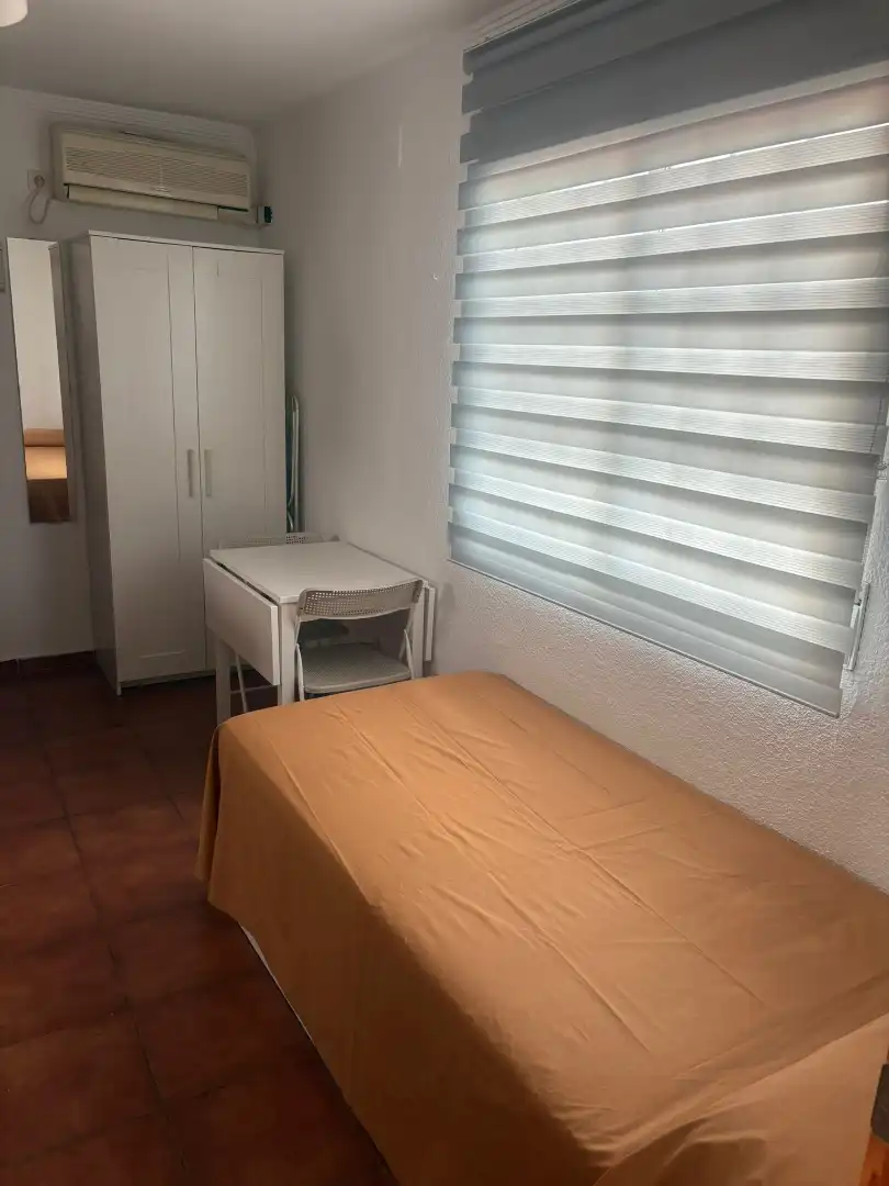 Habitación de Estudio de alquiler en Huelva con Aire acondicionado, Calefacción y Terraza