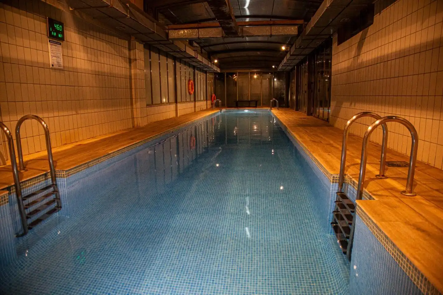 Piscina de Estudi en venda en Madrid amb Aire condicionat, Calefacció i Traster