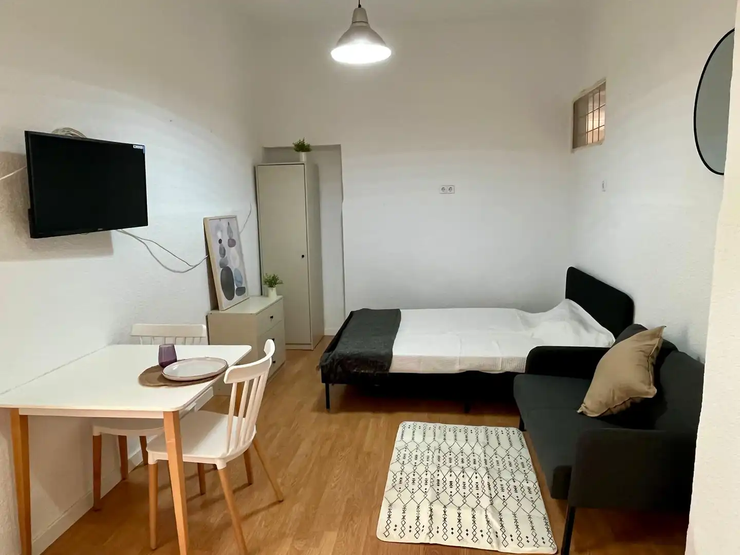 Schlafzimmer von Wohnung zum Verkauf in Madrid mit Heizung, Waschmaschine und Fernseher