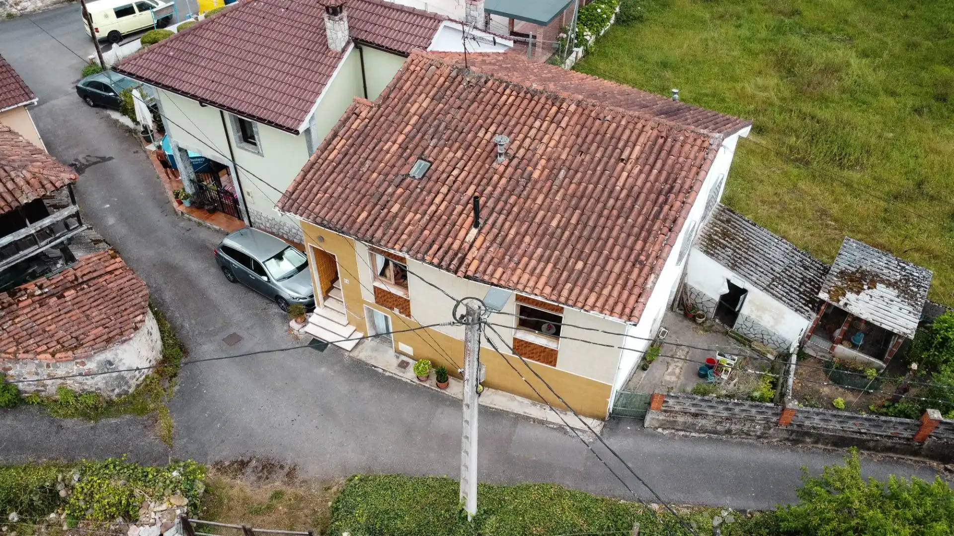 Vista exterior de Casa o xalet en venda en Oviedo  amb Calefacció, Jardí privat i Terrassa