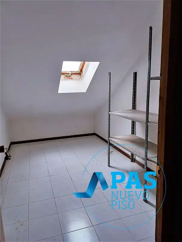 Piso en venta en Camargo con Terraza, Trastero y Amueblado