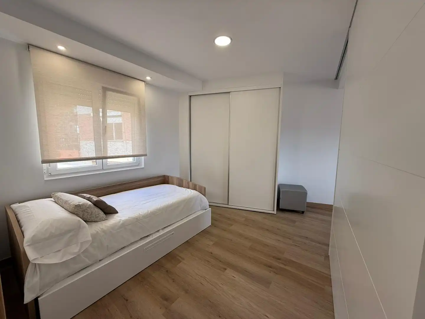 Bedroom of Flat for rent in Camariñas  with Heating, Parquet flooring and Furnished