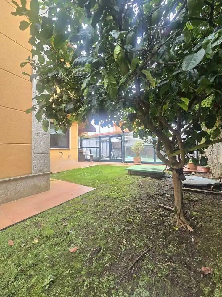 Casa con piscina en venta en A Malata - Catabois - Ciudad Jardín, imagen 2
