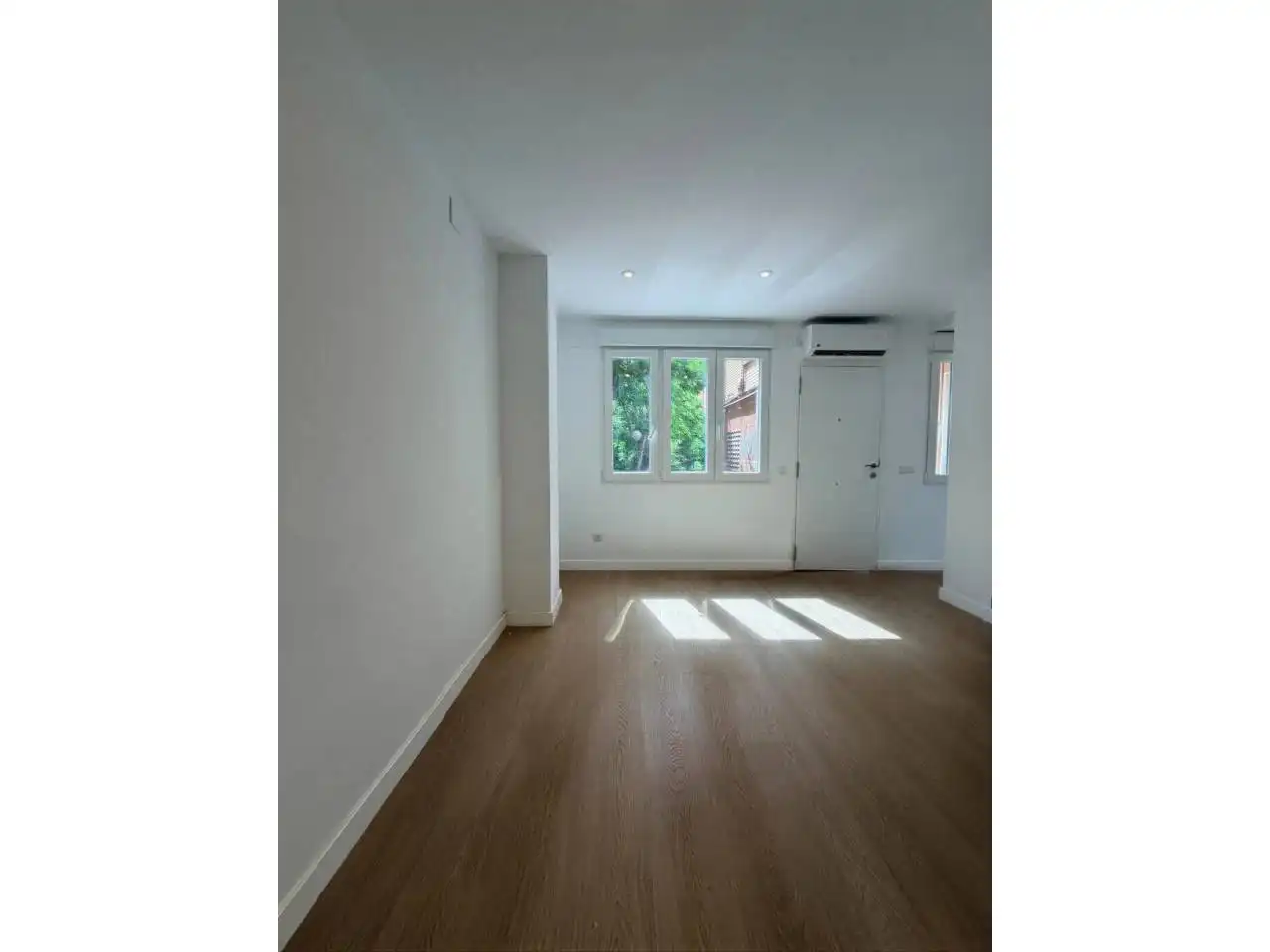 Bedroom of Flat for sale in Barcelona  with Air Conditioner, Furnished and Alarm