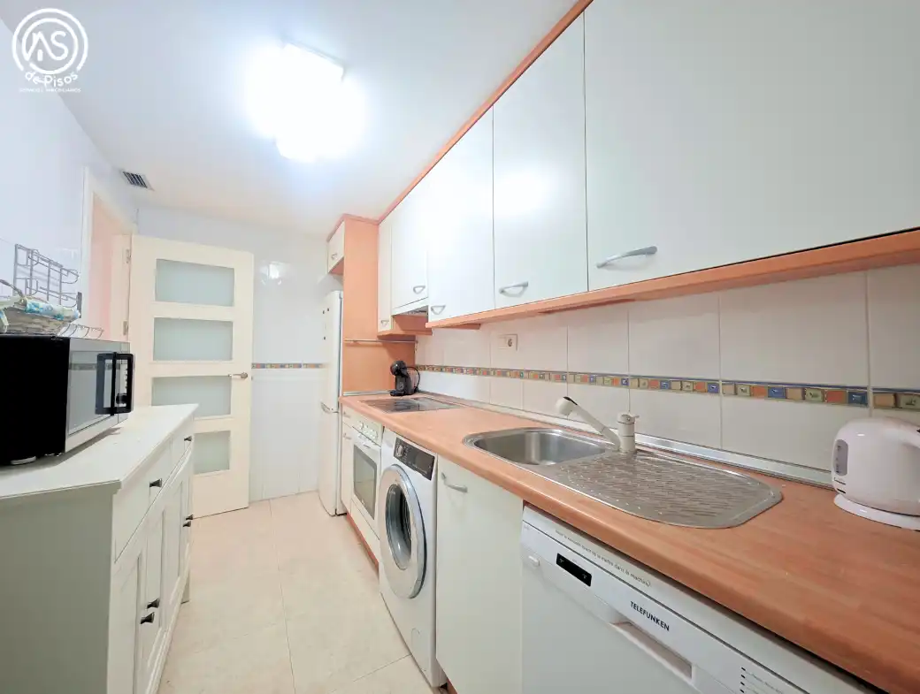 Cuina de Apartament de lloguer en Mont-roig del Camp amb Aire condicionat, Calefacció i Jardí privat