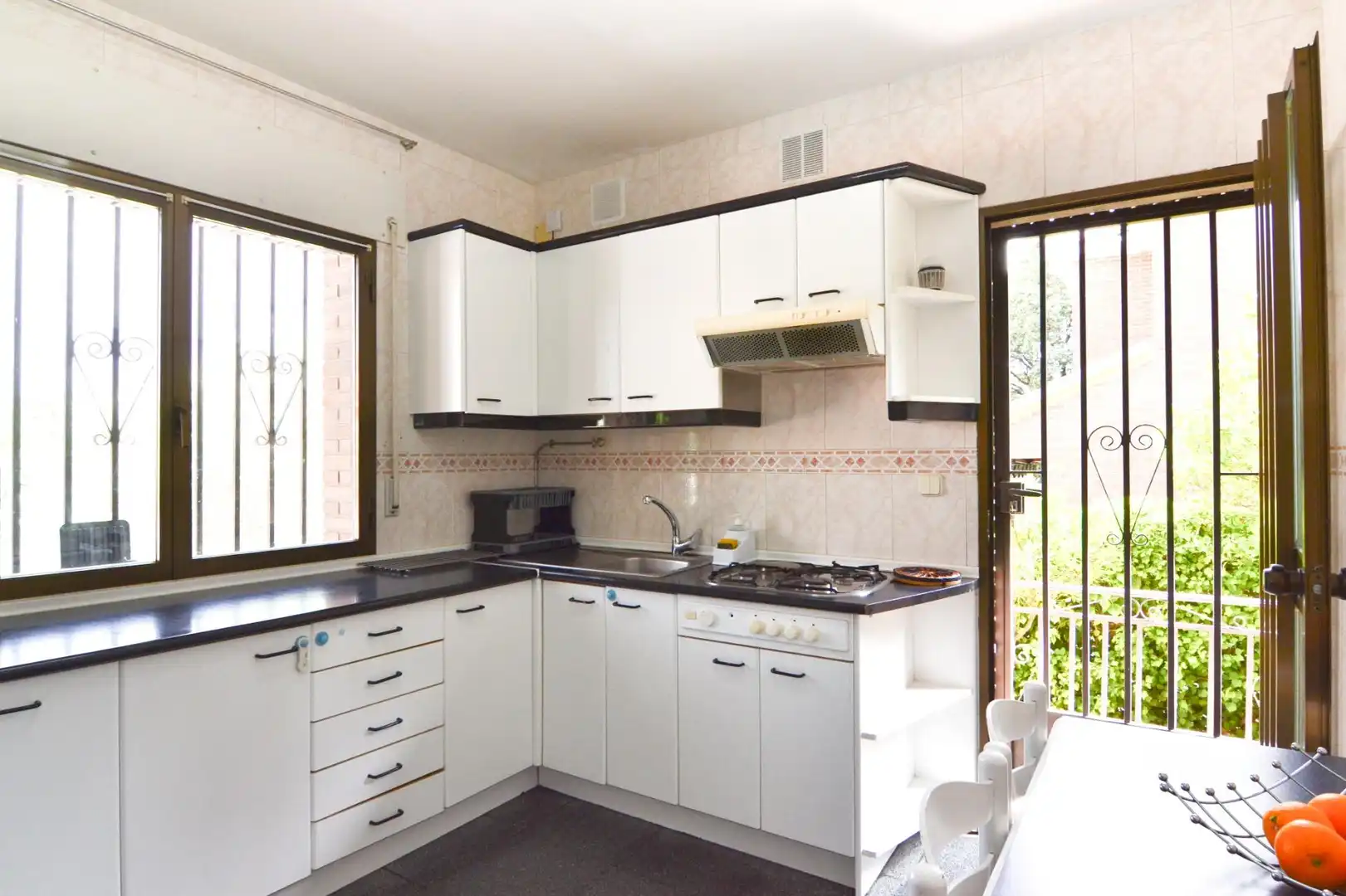 Kitchen of Houses for sale in Casarrubios del Monte  with Air Conditioner, Heating and Private garden
