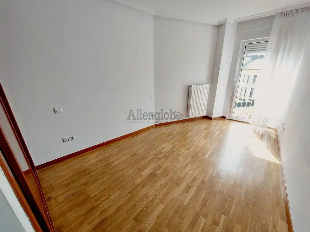 Bedroom of Flat for rent in Oviedo   with Heating, Storage room and Oven