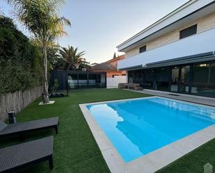 Piscina de Casa o xalet en venda en Bormujos amb Aire condicionat, Calefacció i Parquet