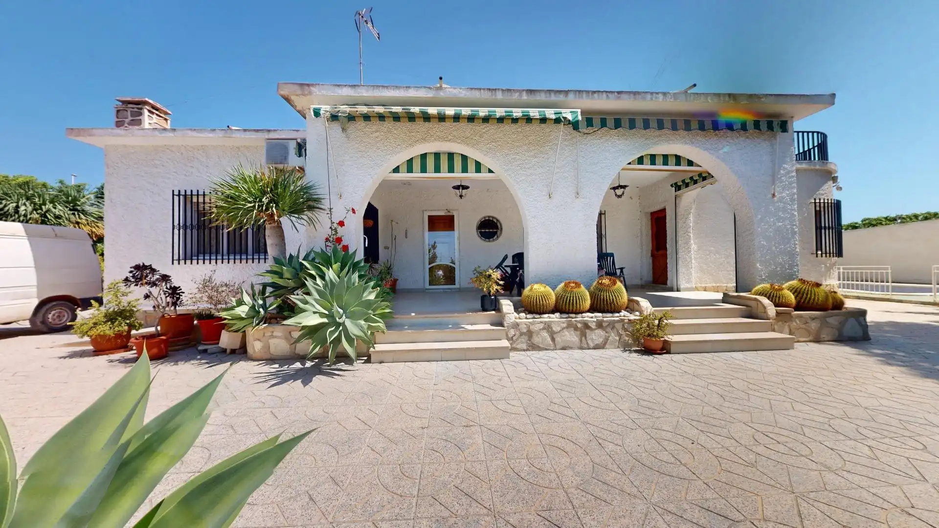 Villa avec piscine à vendre à Elche ciudad