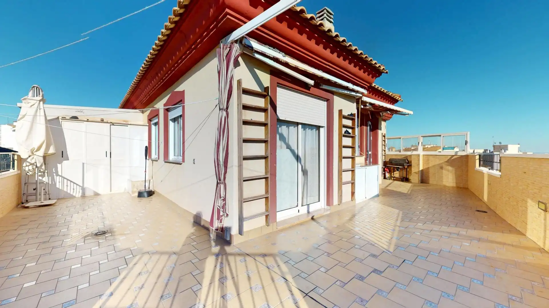 Terraza de Ático en venta en Pilar de la Horadada con Terraza, Trastero y Amueblado