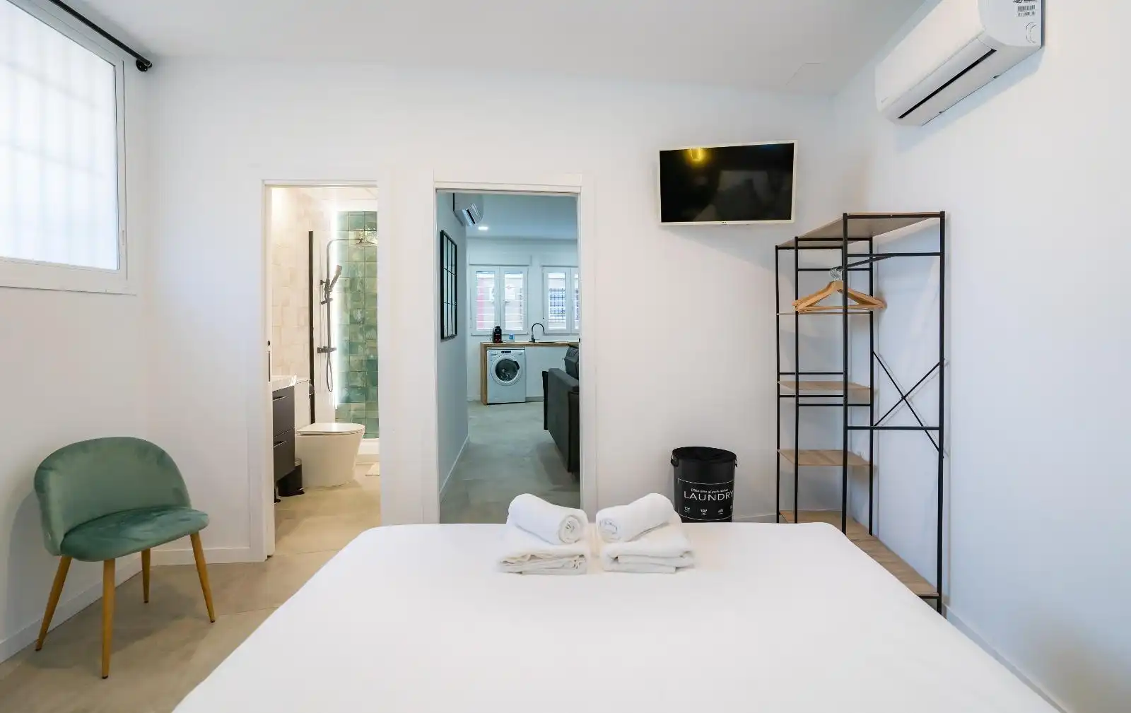 Bedroom of Flat for sale in Málaga  with Air Conditioner, Furnished and Community pool