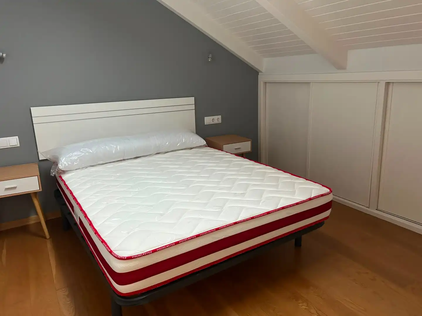 Bedroom of Flat for rent in Santiago de Compostela   with Furnished