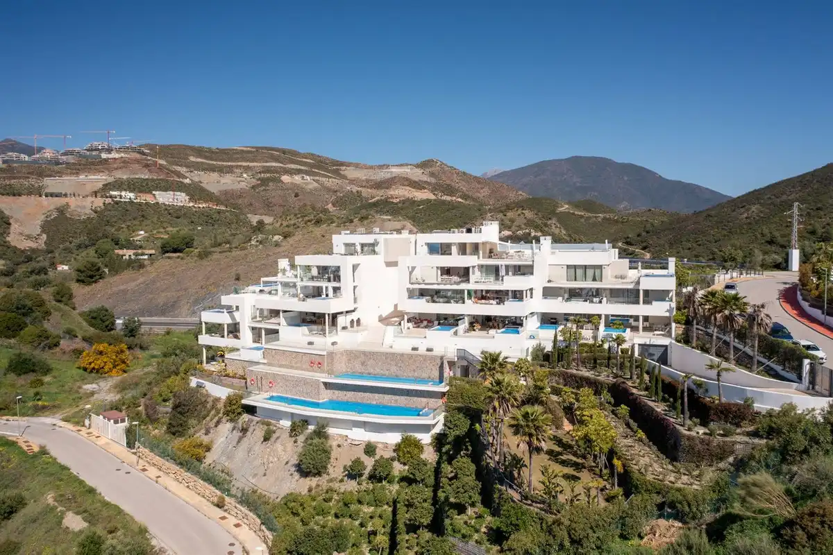 Flat with pool for sale in Marbella - Marbella,Nueva Andalucia,Avenida del Prado