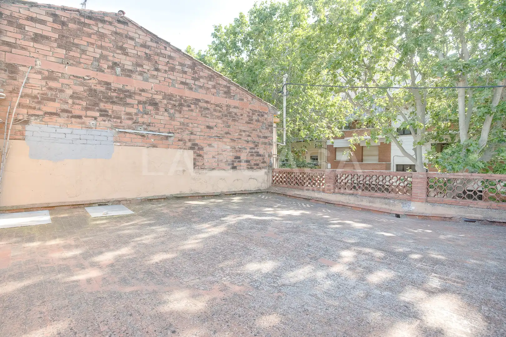 Parking de Casa adosada en venta en Granollers con Terraza y Trastero