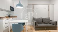 Living room of Flat to rent in  Madrid Capital  with Air Conditioner, Heating and Furnished