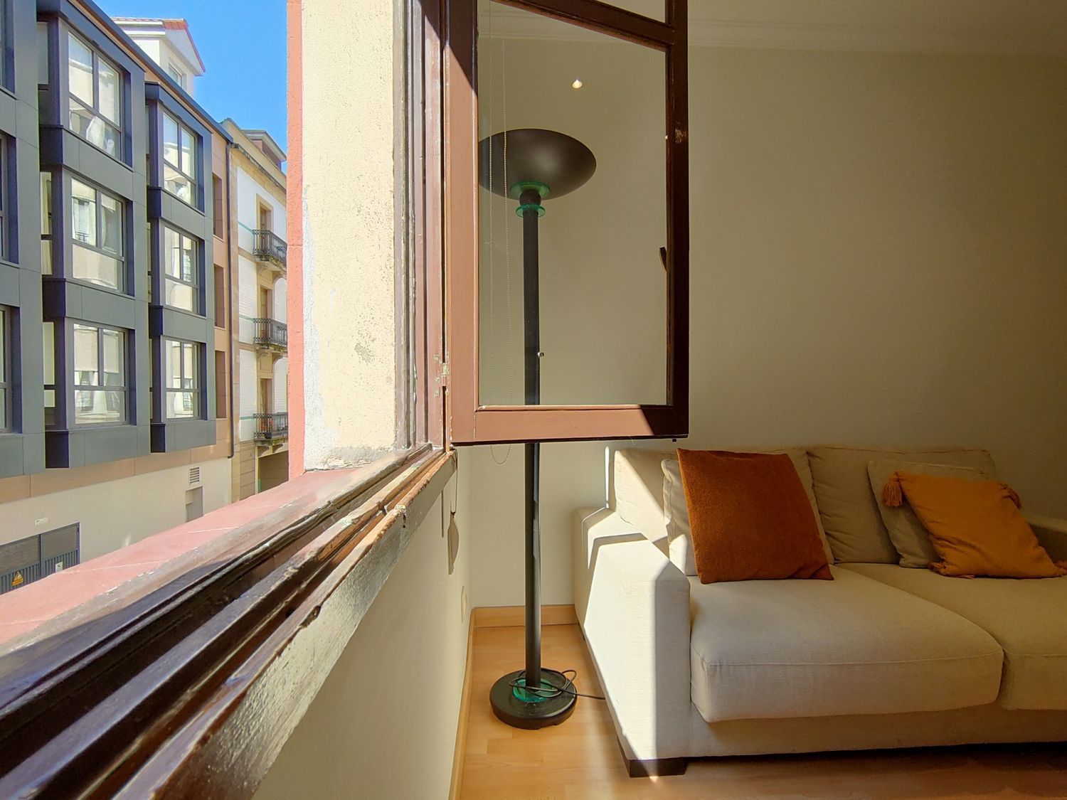 Terrassa de Pis en venda en Gijón  amb Piscina