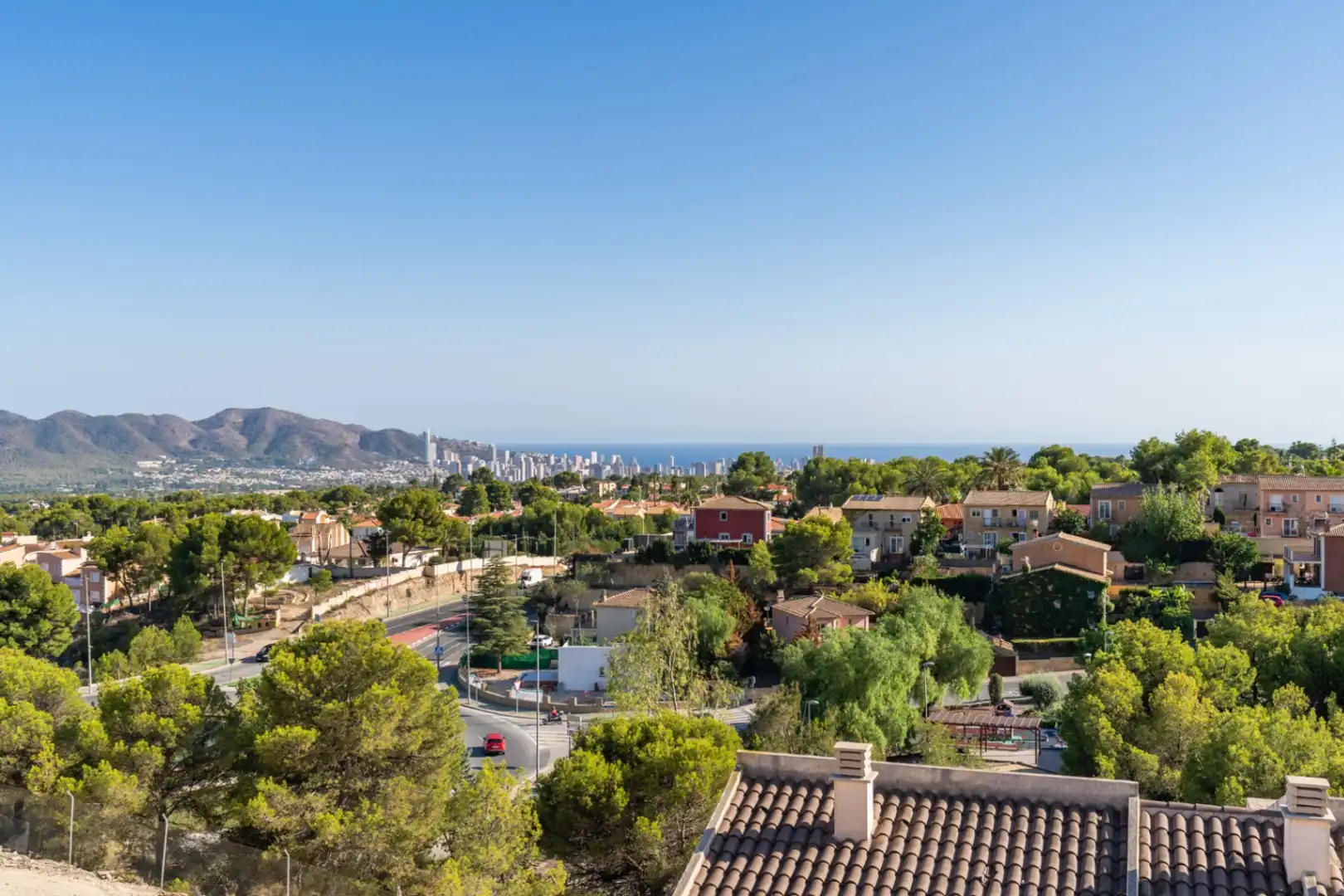 Vista exterior de Casa adosada en venda en La Nucia amb Aire condicionat, Calefacció i Jardí privat