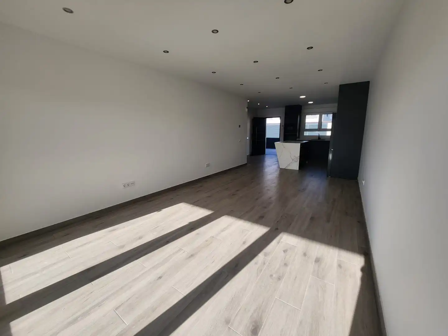 Sala de estar de Casa adosada en venta en Villalbilla con Calefacción, Jardín privado y Trastero