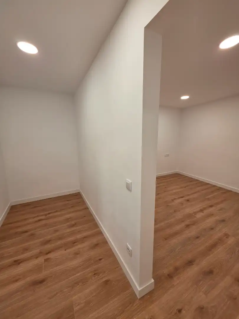 Wohnung zum Verkauf in Tarragona mit Klimaanlage, Heizung und Parkett