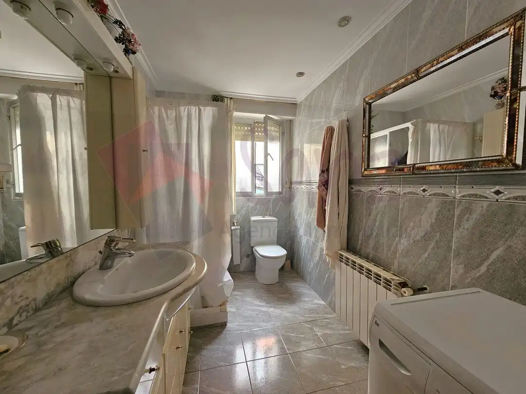 Baño de Casa o chalet en venta en Ribafrecha con Calefacción, Trastero y Balcón