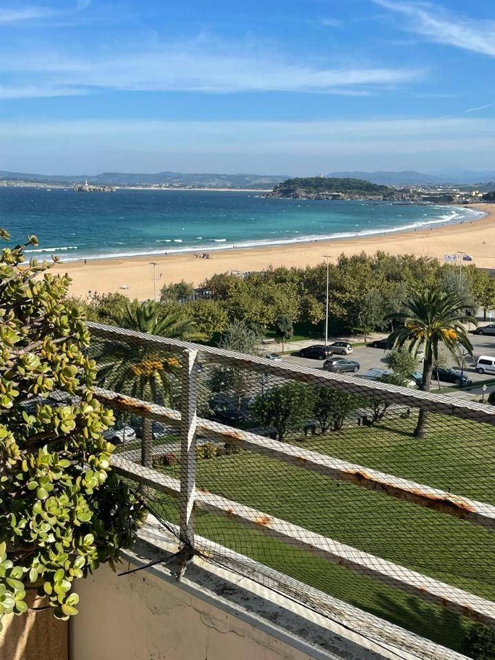 Vista exterior de Pis en venda en Santander amb Calefacció i Terrassa