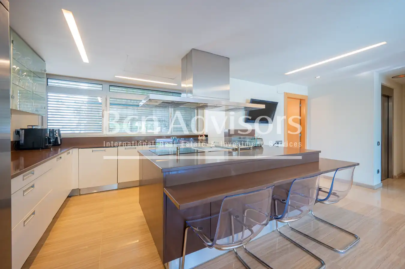 Cocina de Casa o chalet en venta en Barcelona con Aire acondicionado, Calefacción y Jardín privado