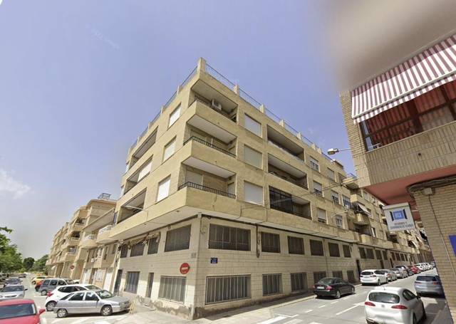 Piso en Venta en  CAPITAN POSTIGO en El Mercado - Plaza de Toros