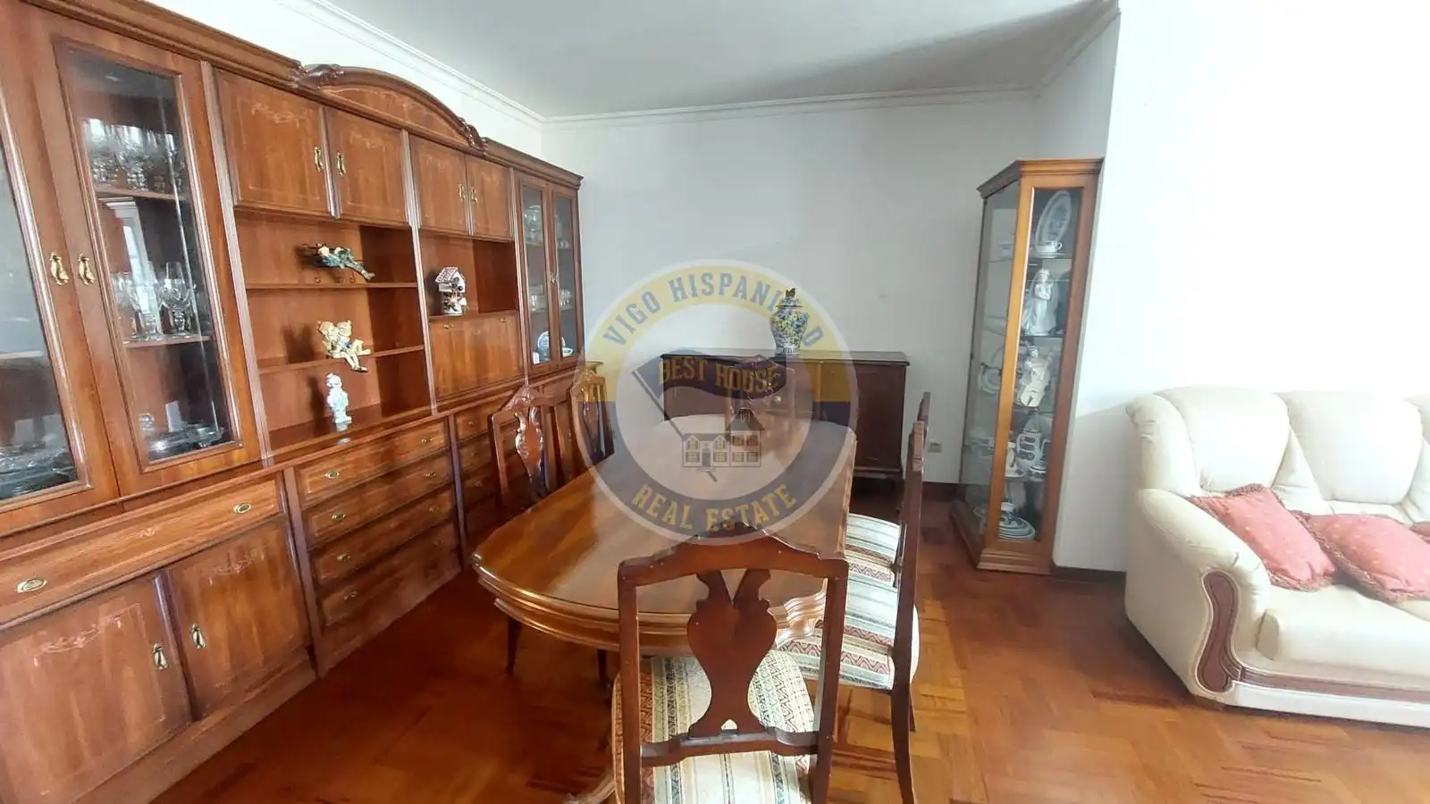 Comedor de Piso en venta en Vigo  con Calefacción, Parquet y Trastero